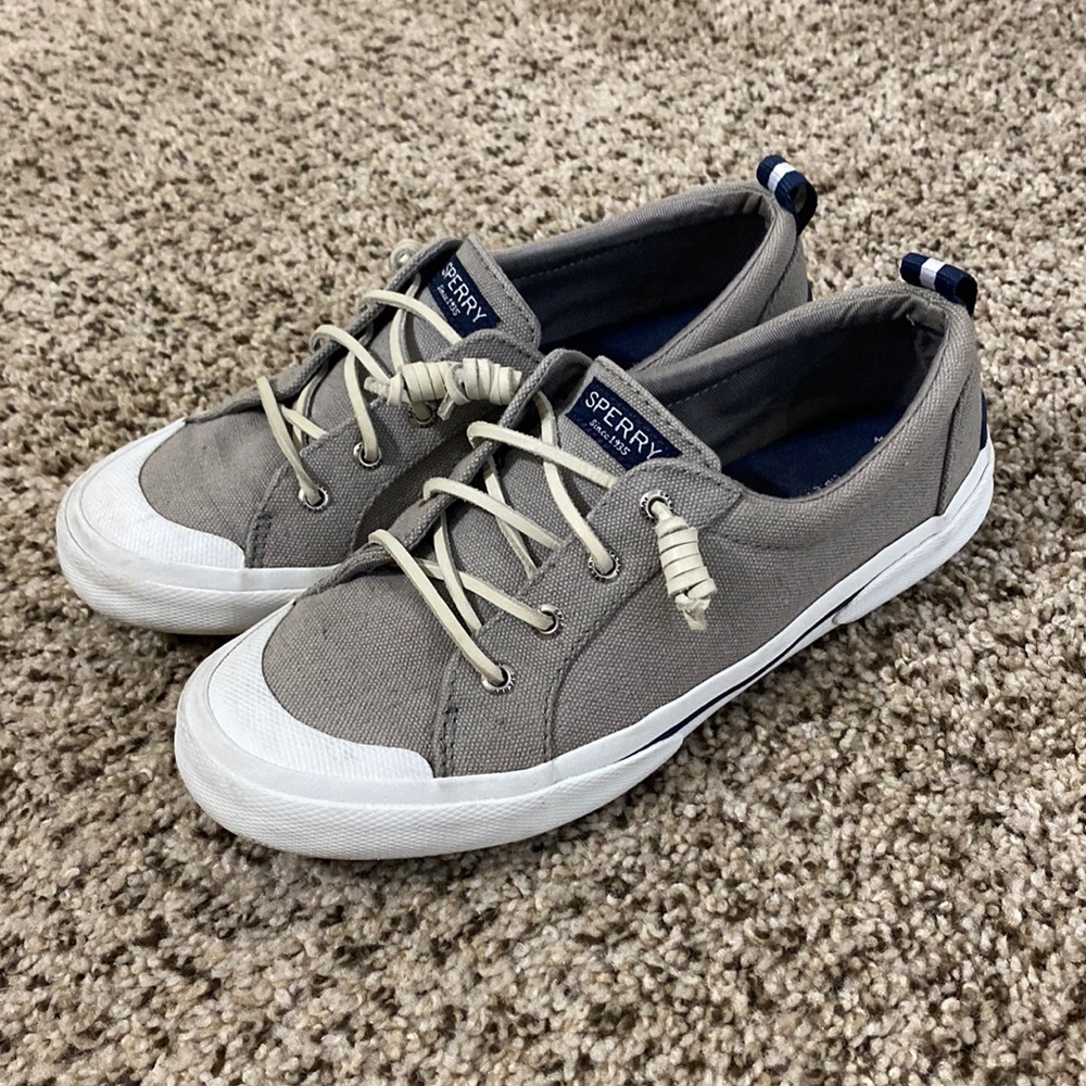 Grey And White Sperry Boat Tennis Shoes Size 7.5 … Gem